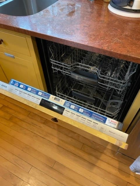 Dishwasher leakage